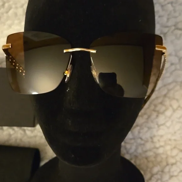 AUTHENTIC Dolce & Gabbana Gold Frame Sunglasses with Brown Lenses - Picture 3 of 9